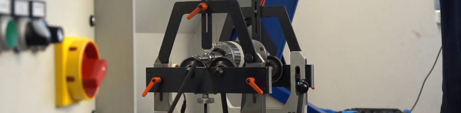 Lenze appliance repair by service technician on site at Neethsel HK